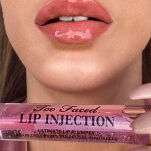 Too Faced Lip Injection Extreme Plumping in Pink Punch - Picture 3 of 12